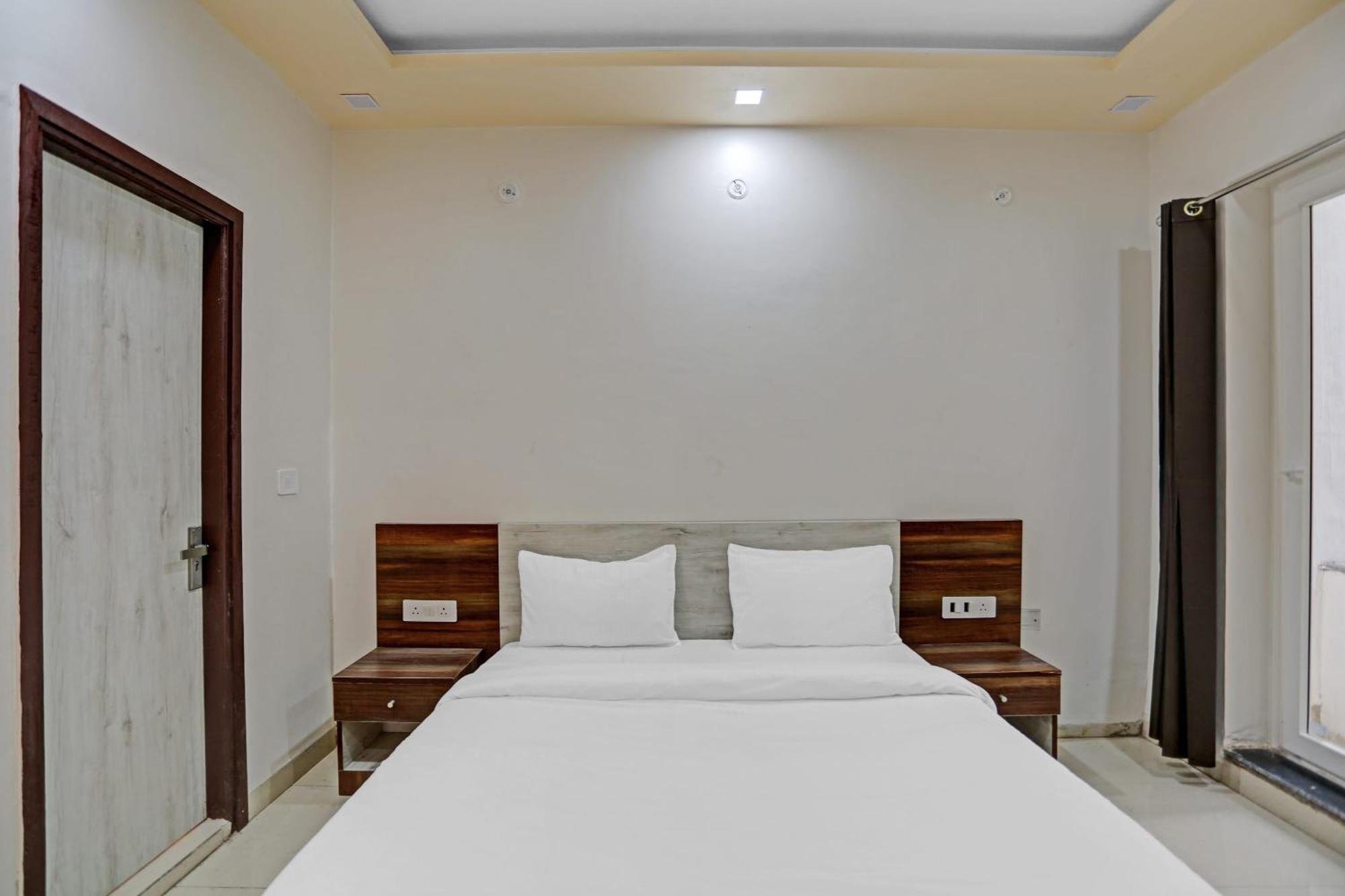 OYO 85795 Hotel Expo View Greater Noida Esterno foto